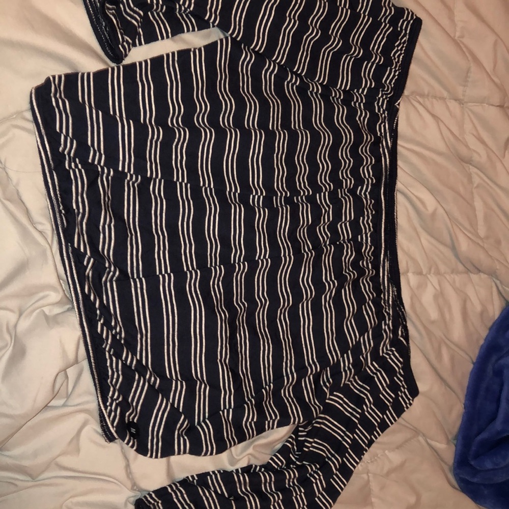 Hollister size M shirt , never worn !